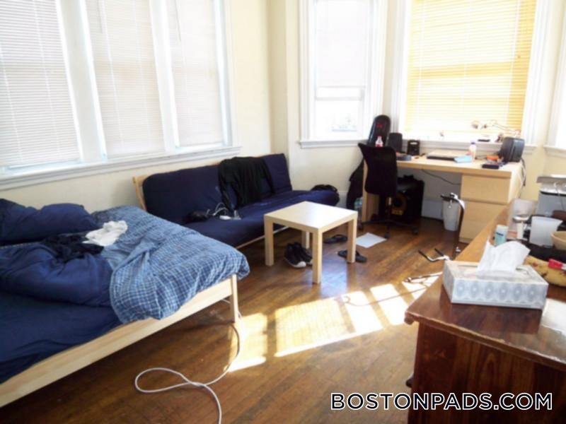 Primary Photo - 105 Peterborough St