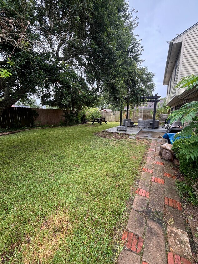 Foto del edificio - 3708 Ginger Ln