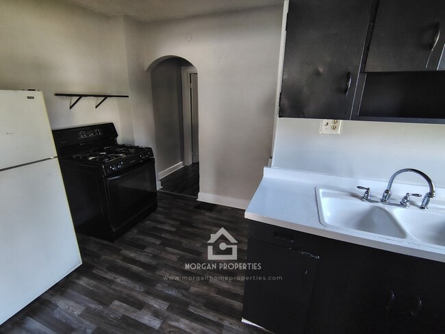 Foto del edificio - 1325 W 10th St