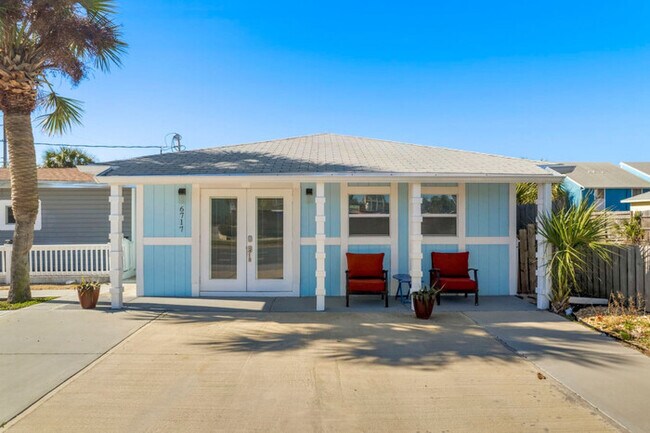 Building Photo - Charming Beach House! Just Steps from the ...