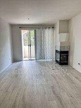 Building Photo - 680 Camino De La Reina