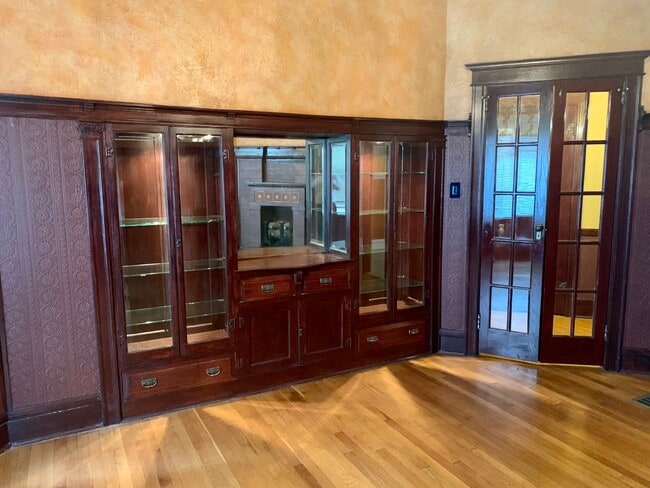 Dining Room Built-In - 1228 W Farwell Ave
