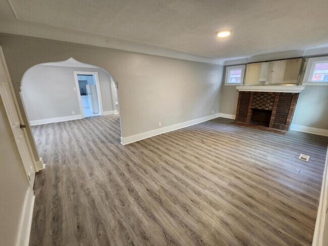 Building Photo - 5511 Somerset Ave