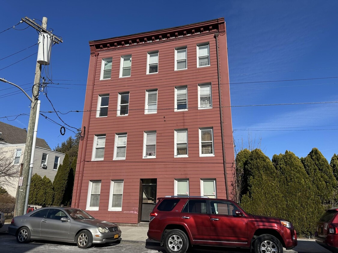 Primary Photo - 49 5th St