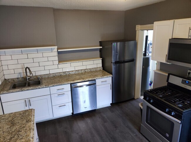 Foto del edificio - 921 20th Ave NE