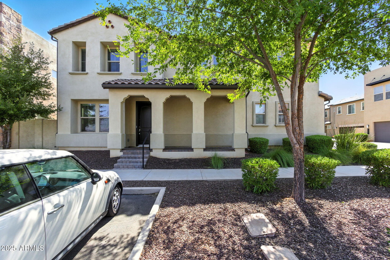 Foto principal - 1935 S Follett Way