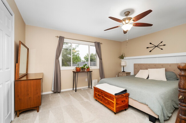 Building Photo - 3819 Overland Dr