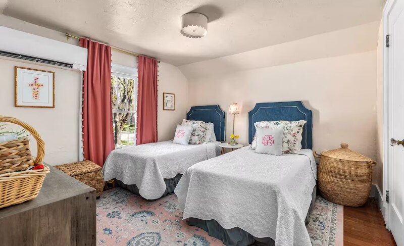 Foto principal - 1138 1st Ave E