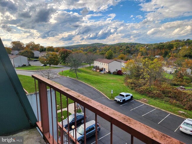 Foto del edificio - 3232 Forest Ln