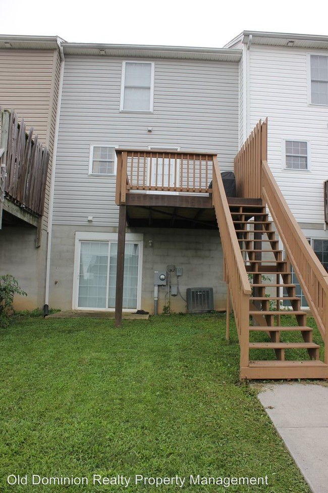 Building Photo - 1465 Shenstone Dr