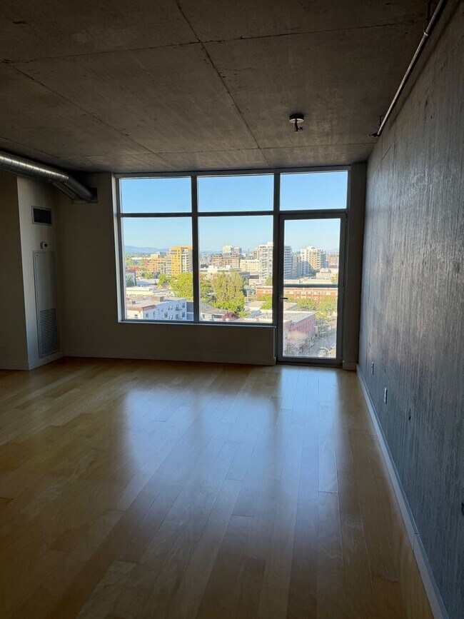 Foto del edificio - The Civic - 9th floor east facing studio w/parking/ most utilities/concierge/views