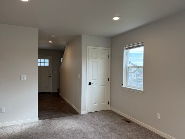 Foto del edificio - 7415 Saddlebrook Lp