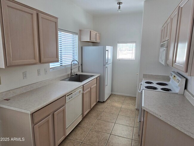 Foto del edificio - 13818 N Saguaro Blvd