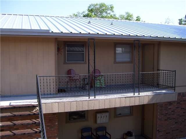  - 208-210 N Vanderveer St