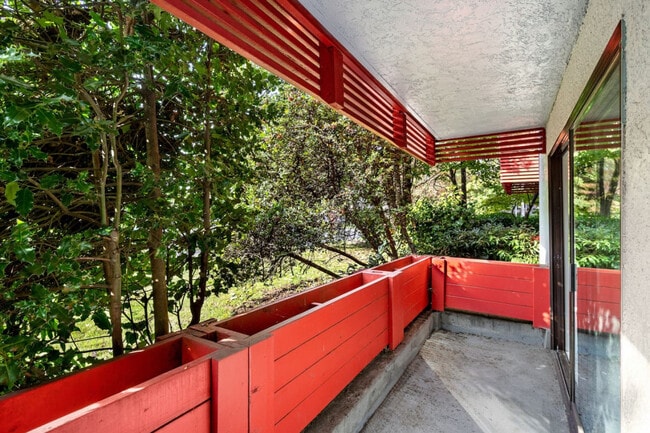 Photo du bâtiment - 1190 W 10th Ave