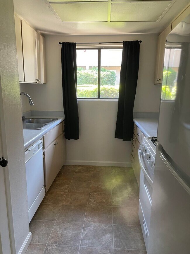 Foto del edificio - 2 Bedroom 1.5 bath Townhome!
