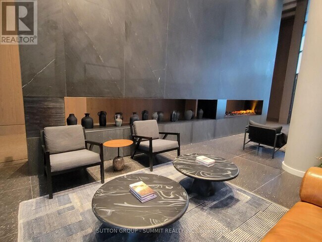 Photo du bâtiment - 8 Interchange Wy