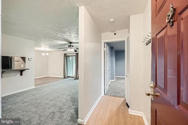 Foto del edificio - 1302 Sugarwood Cir