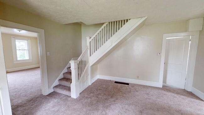 Building Photo - 337/339 N McKean St