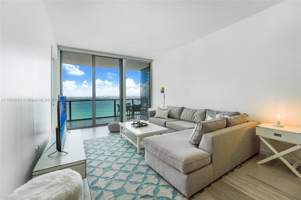 Foto principal - 480 NE 31st St