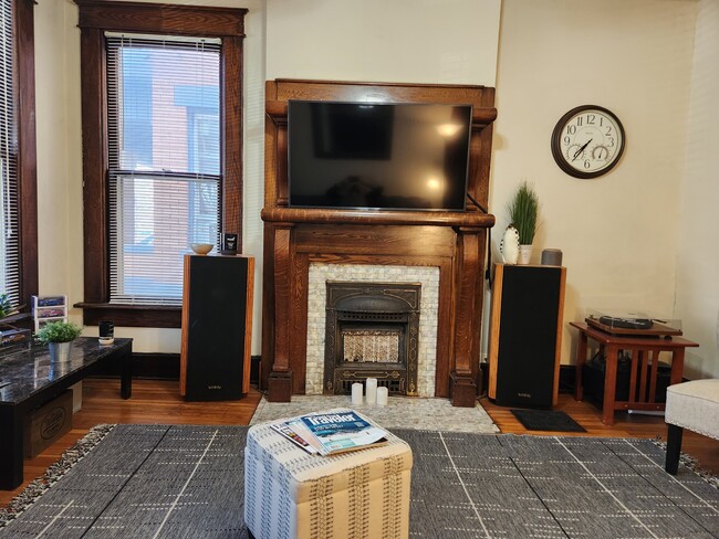 living room - 97 W 1st Ave