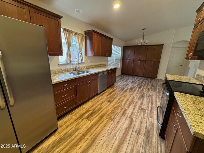 Foto del edificio - 21618 N 48th St