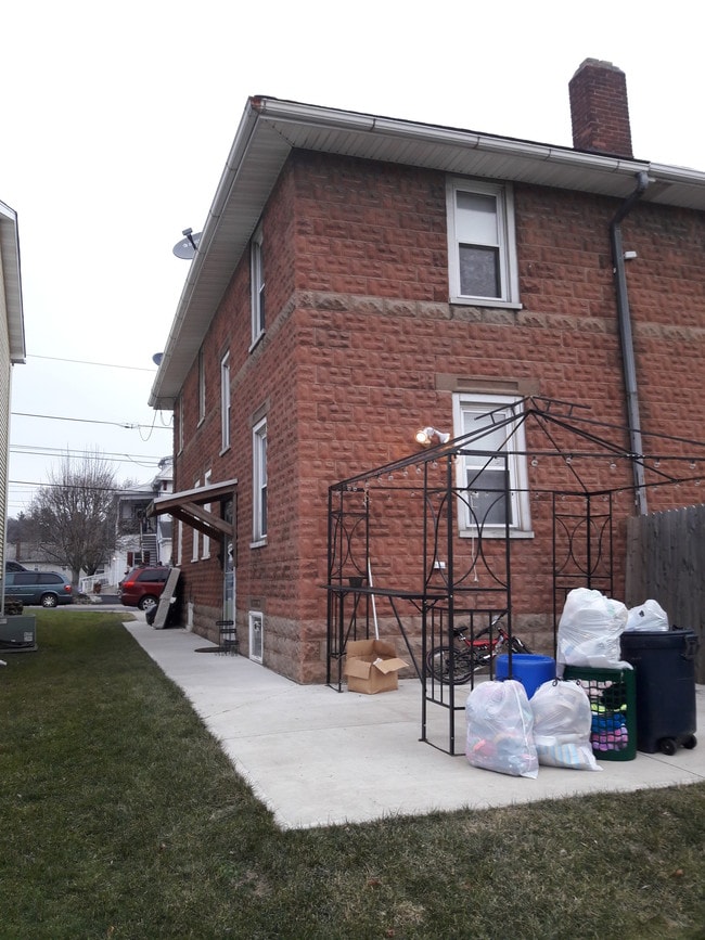 Building Photo - 311 Lincoln Ave