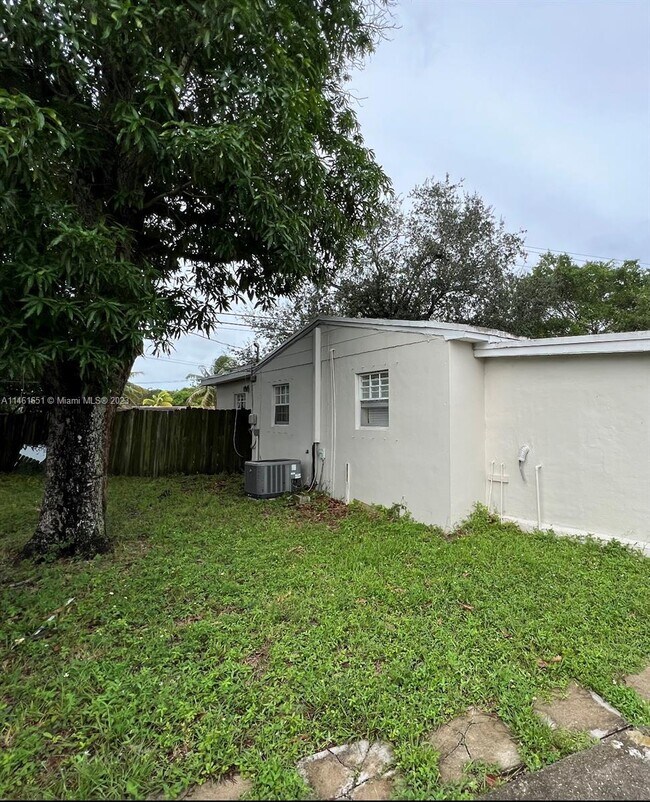 Foto del edificio - 3620 NW 210th Terrace