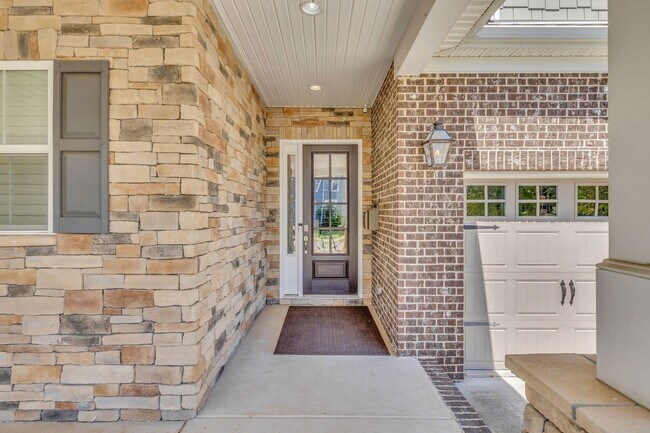 Building Photo - Beautifully maintained and move-in ready, this stunning mostly one-level all-brick home