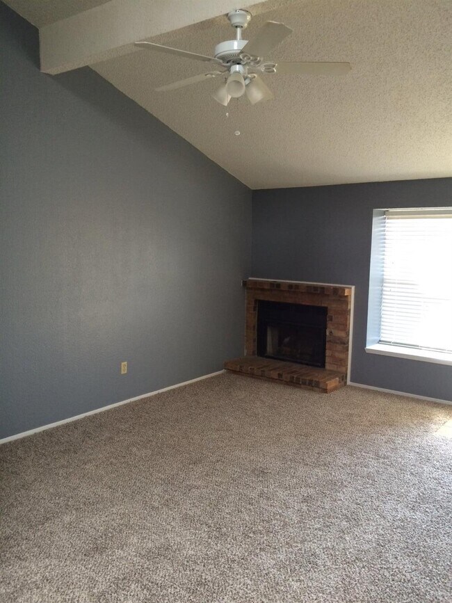 Building Photo - 120 N Troy Ave
