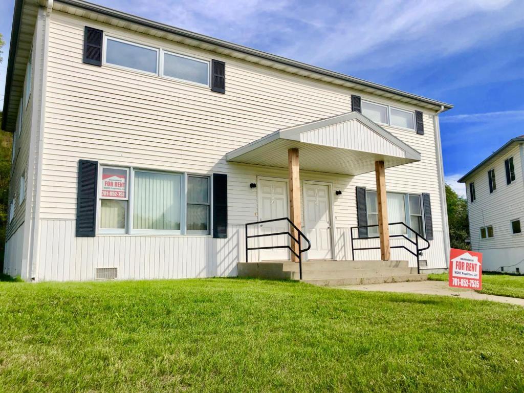 Foto principal - 1308 3rd St NE