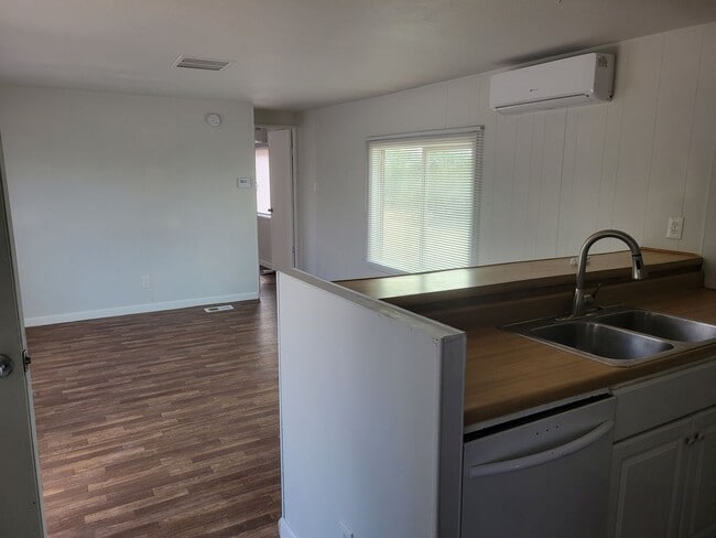 Foto del edificio - 3 Bed 2 Bath