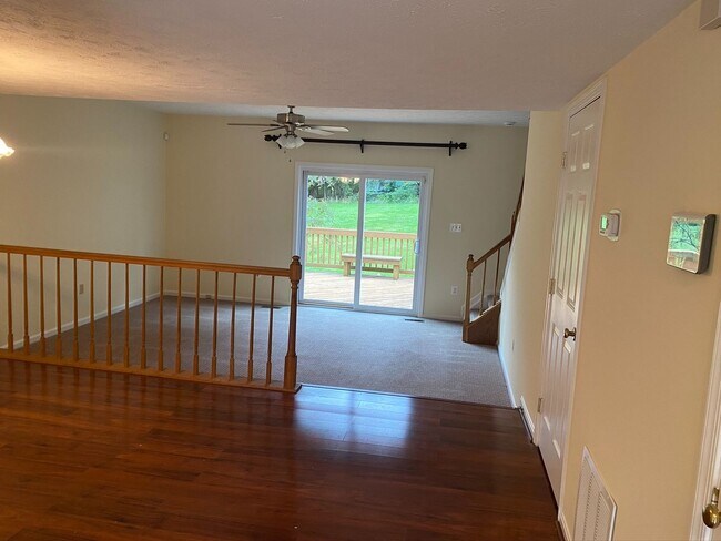 Foto del edificio - Spacious 3 Bed/2 Full & 2 Half Bath Townhome in Brinkley!