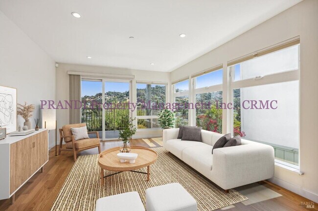 Foto del edificio - Reduced Rent! Now $4,600 (Was $4,950) Reno...
