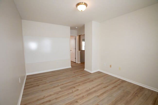 Foto del edificio - 1656 Nature Dr