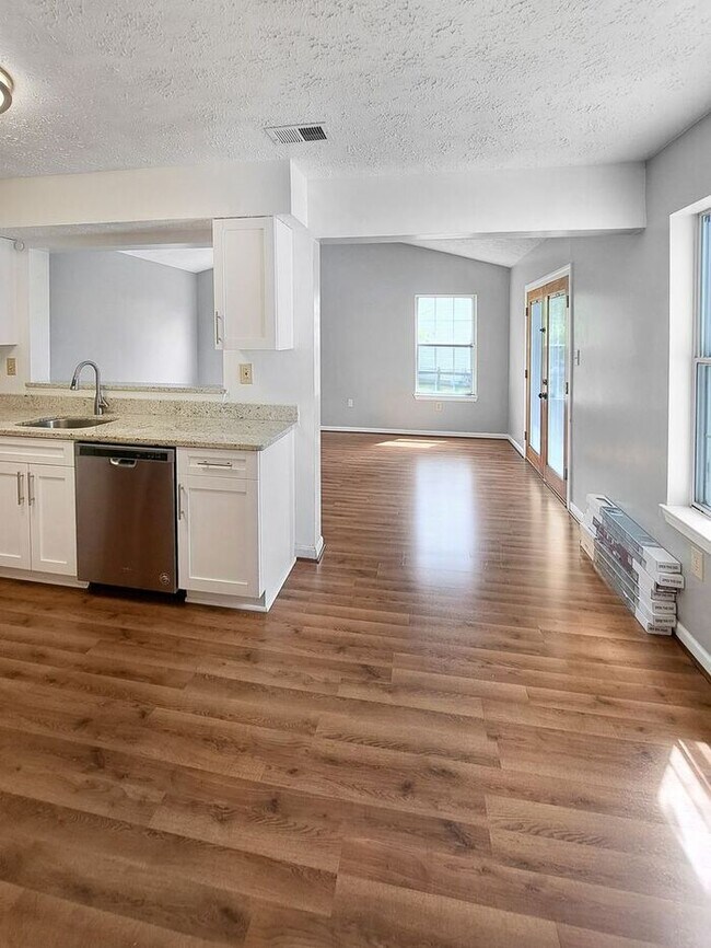 Building Photo - Charming SFH in Lancaster Neighborhood, 3 ...