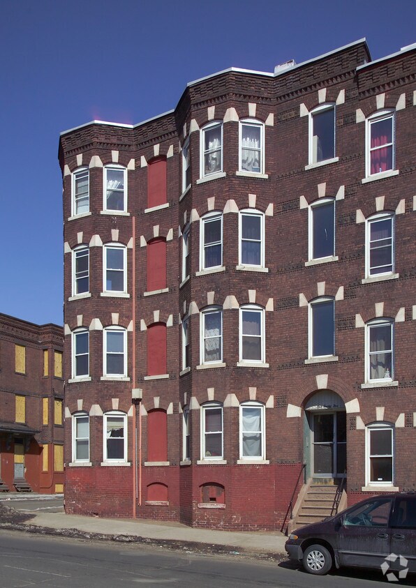 Foto del edificio - 130 Newton St