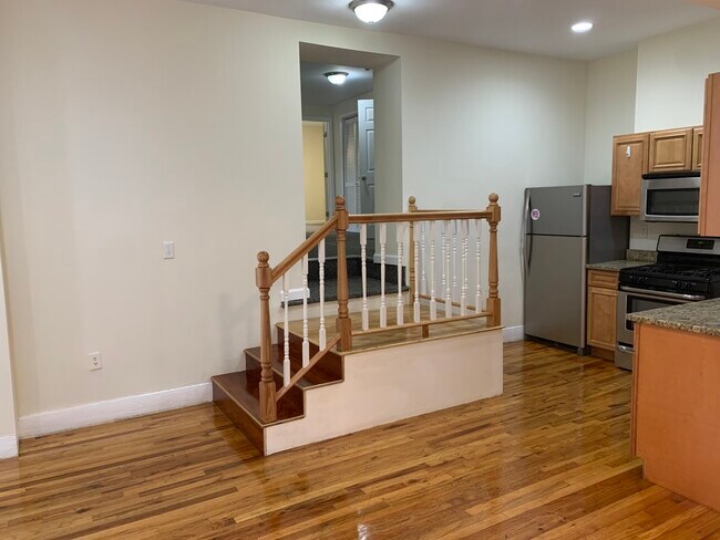 Foto del edificio - 230 Roxbury St