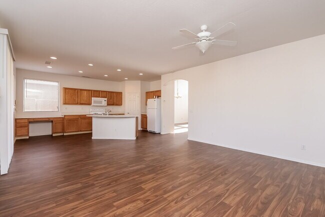 Building Photo - 8318 W Mohave St