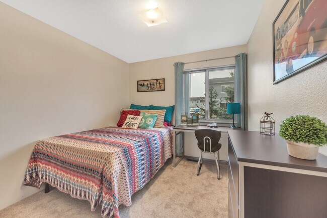 Dormitorio estándar TRIO Norte - TRIO Townhomes