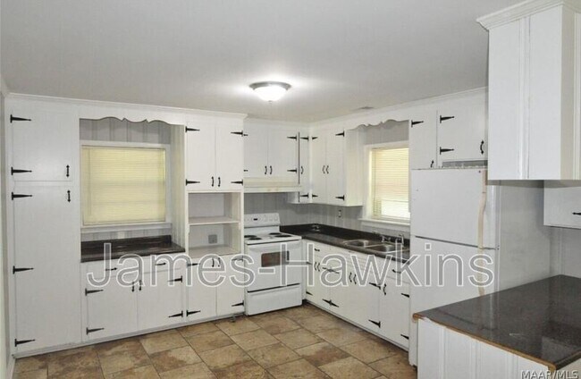 Foto del edificio - 3431 Mayfair Rd