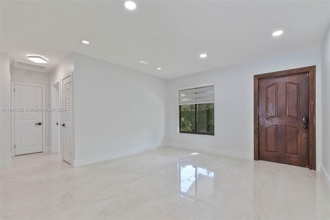 Foto del edificio - 2567 SW 21st Ave