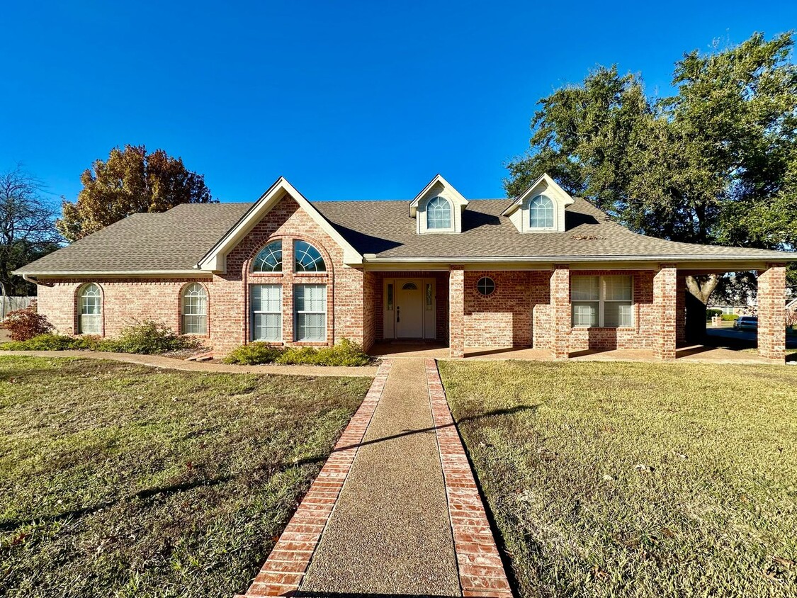 Foto principal - 3bd 2ba House In Robinson, Tx!