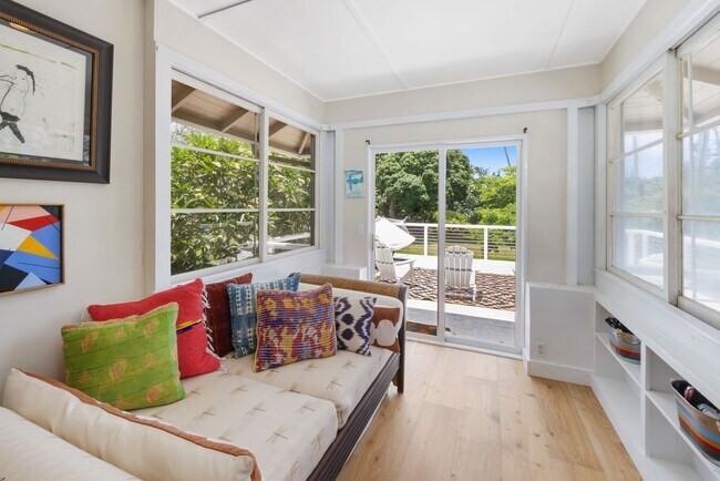 Foto del edificio - Hale Pellicano w/ Private Backyard, Hot Tub, Lush Lawn & Kawela Bay Access