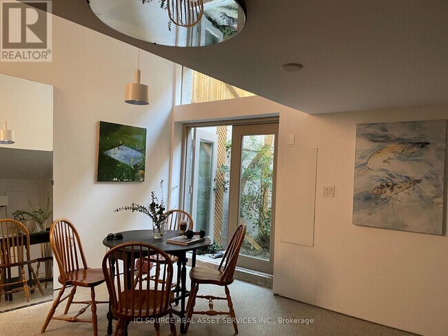 Photo du bâtiment - 60 Beverley St