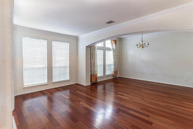 Building Photo - 4413 Staten Island Dr