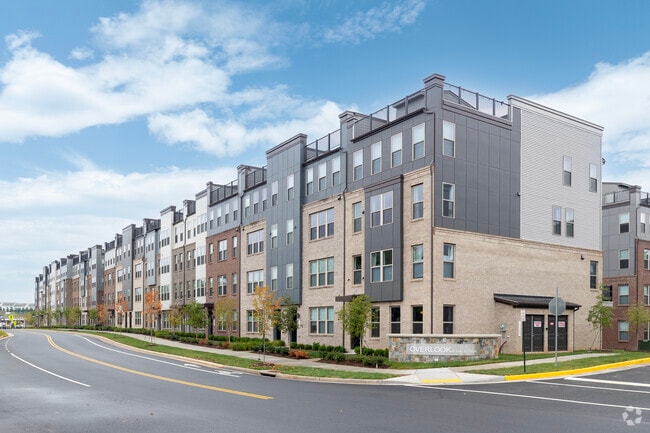 Overlook at Dulles Tech