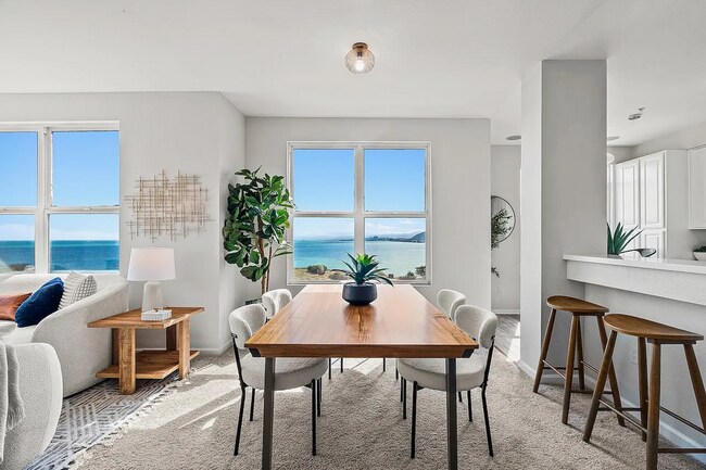 Foto del edificio - BEAUTIFUL WATER VIEW 3BD/2BA CONDO AVAILABLE!