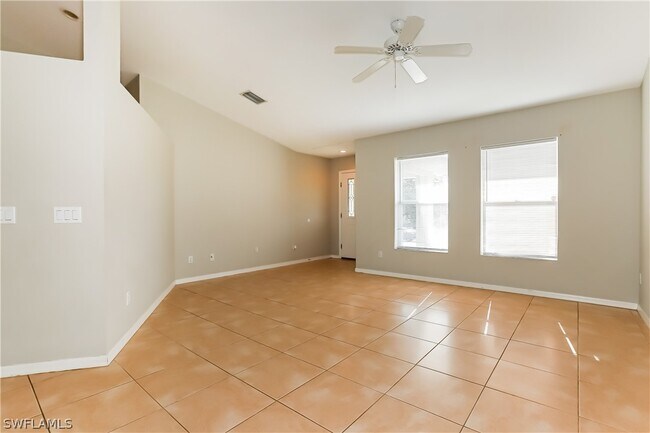 Foto del edificio - 5840 Regent Rd