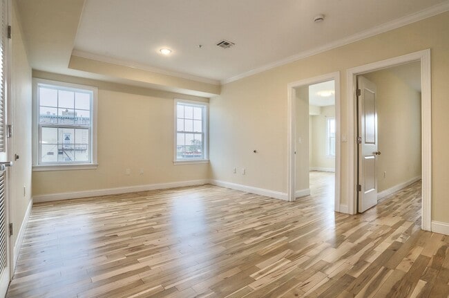 Building Photo - 4401 BERGENLINE Ave